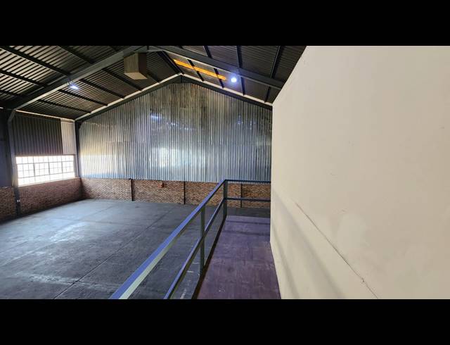 375M² WAREHOUSE TO LET IN ROSSLYN
